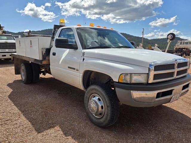 Image of Dodge Ram 3500 equipment image 2