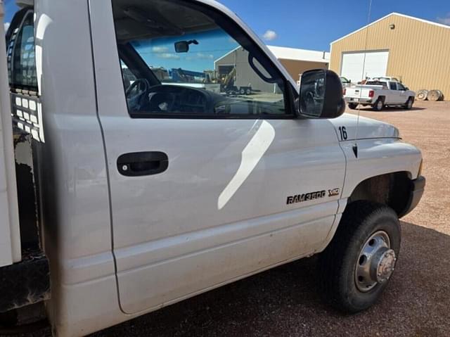 Image of Dodge Ram 3500 equipment image 4