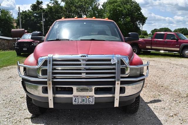 Image of Dodge Ram 3500 equipment image 2