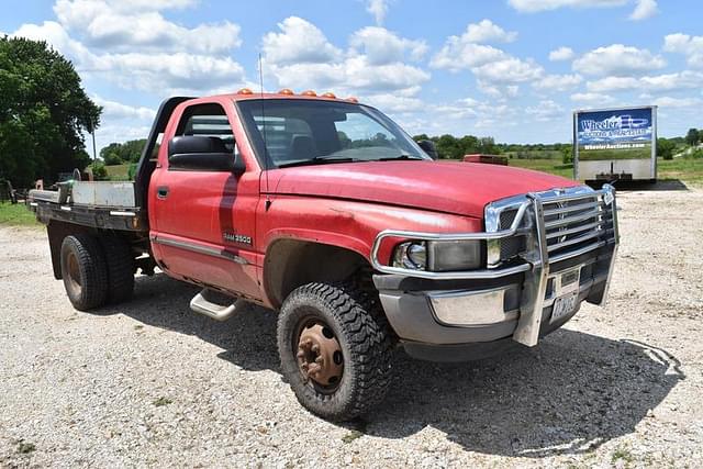 Image of Dodge Ram 3500 equipment image 3