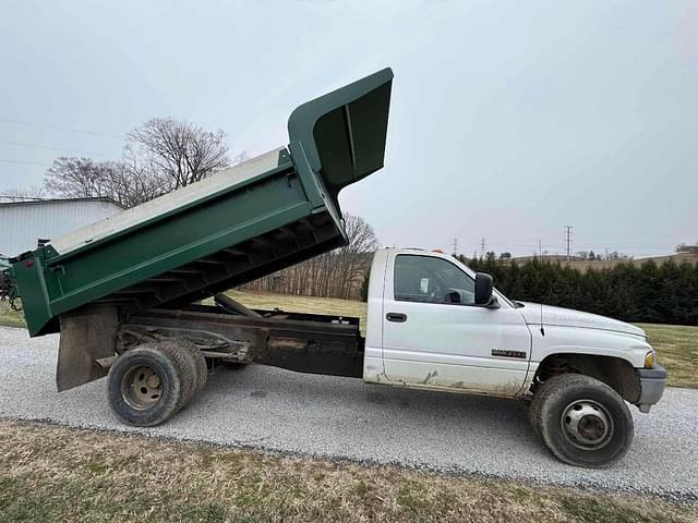 Image of Dodge Ram 3500 equipment image 4