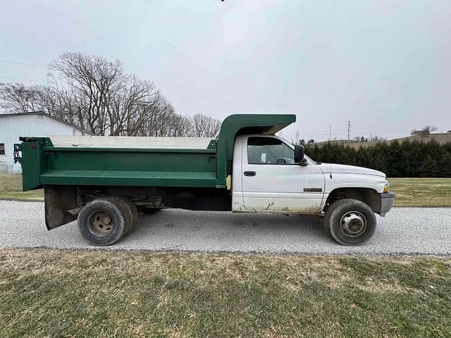 Image of Dodge Ram 3500 equipment image 1