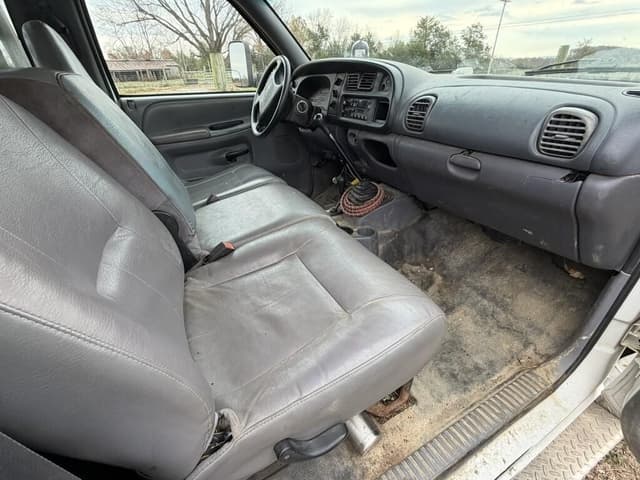 Image of Dodge Ram 3500 equipment image 3