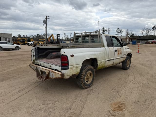 Image of Dodge Ram 1500 equipment image 2