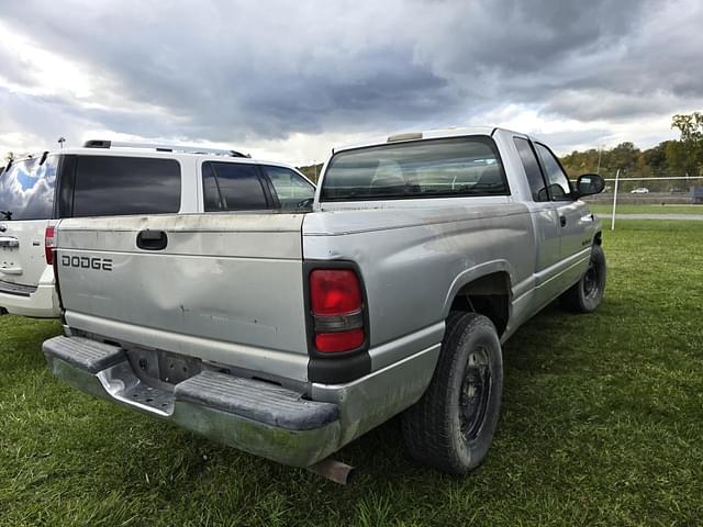 Image of Dodge Ram 1500 equipment image 4