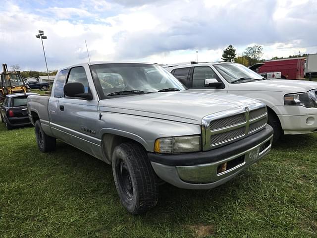 Image of Dodge Ram 1500 equipment image 2