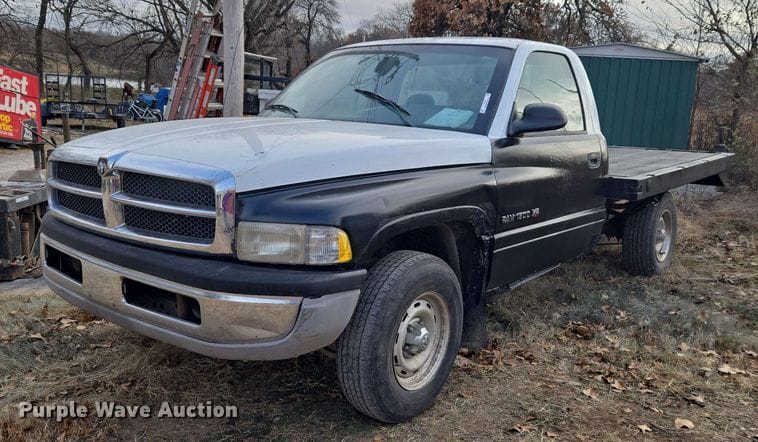 2001 Dodge Ram 1500 Equipment Image0
