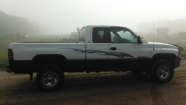 Image of Dodge Ram 1500 equipment image 4