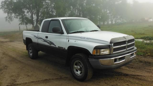 Image of Dodge Ram 1500 equipment image 2