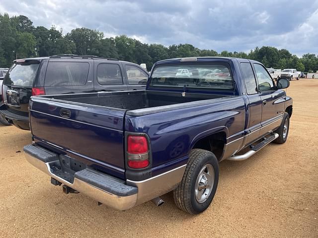 Image of Dodge Ram 1500 equipment image 2