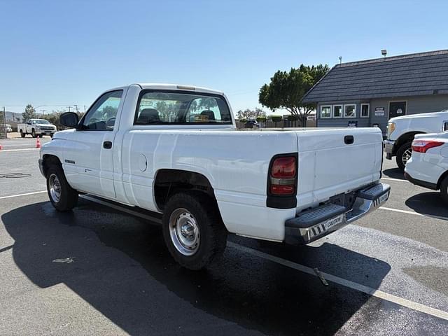 Image of Dodge Ram 1500 equipment image 3