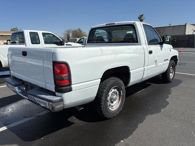 Image of Dodge Ram 1500 equipment image 2