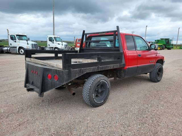 Image of Dodge Ram 1500 equipment image 2