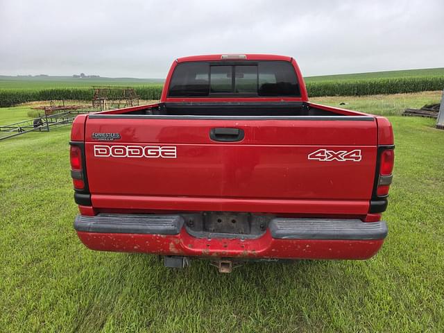 Image of Dodge Ram 1500 equipment image 4