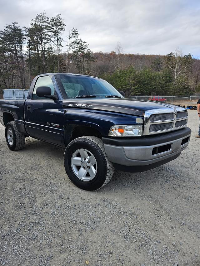 Image of Dodge Ram 1500 equipment image 2