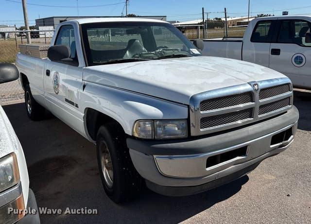 Image of Dodge Ram 1500 equipment image 2