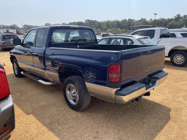Image of Dodge Ram 1500 equipment image 3