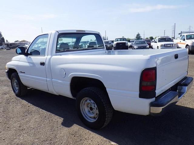 Image of Dodge Ram 1500 equipment image 3