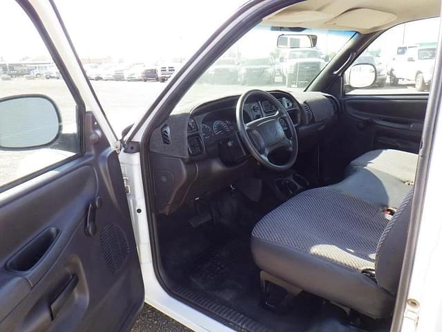 Image of Dodge Ram 1500 equipment image 4