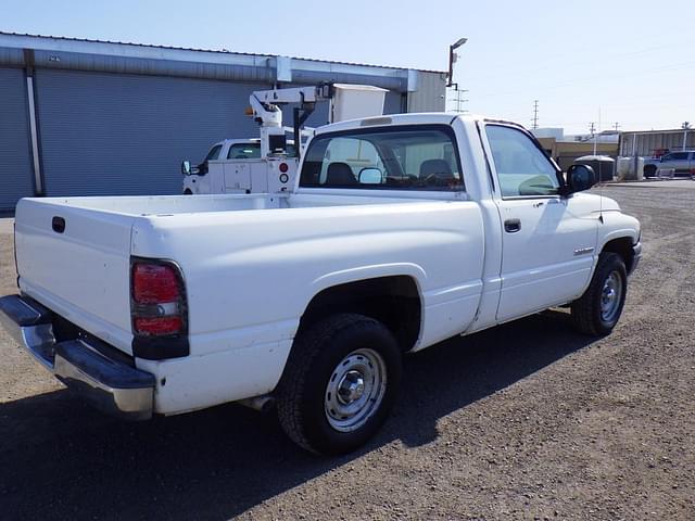 Image of Dodge Ram 1500 equipment image 2