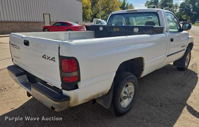 Image of Dodge Ram 1500 equipment image 4