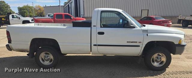 Image of Dodge Ram 1500 equipment image 3