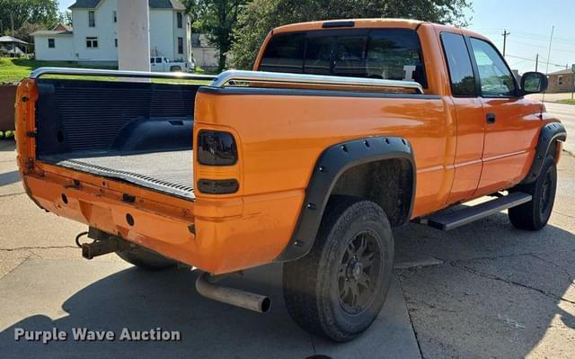 Image of Dodge Ram 1500 equipment image 4