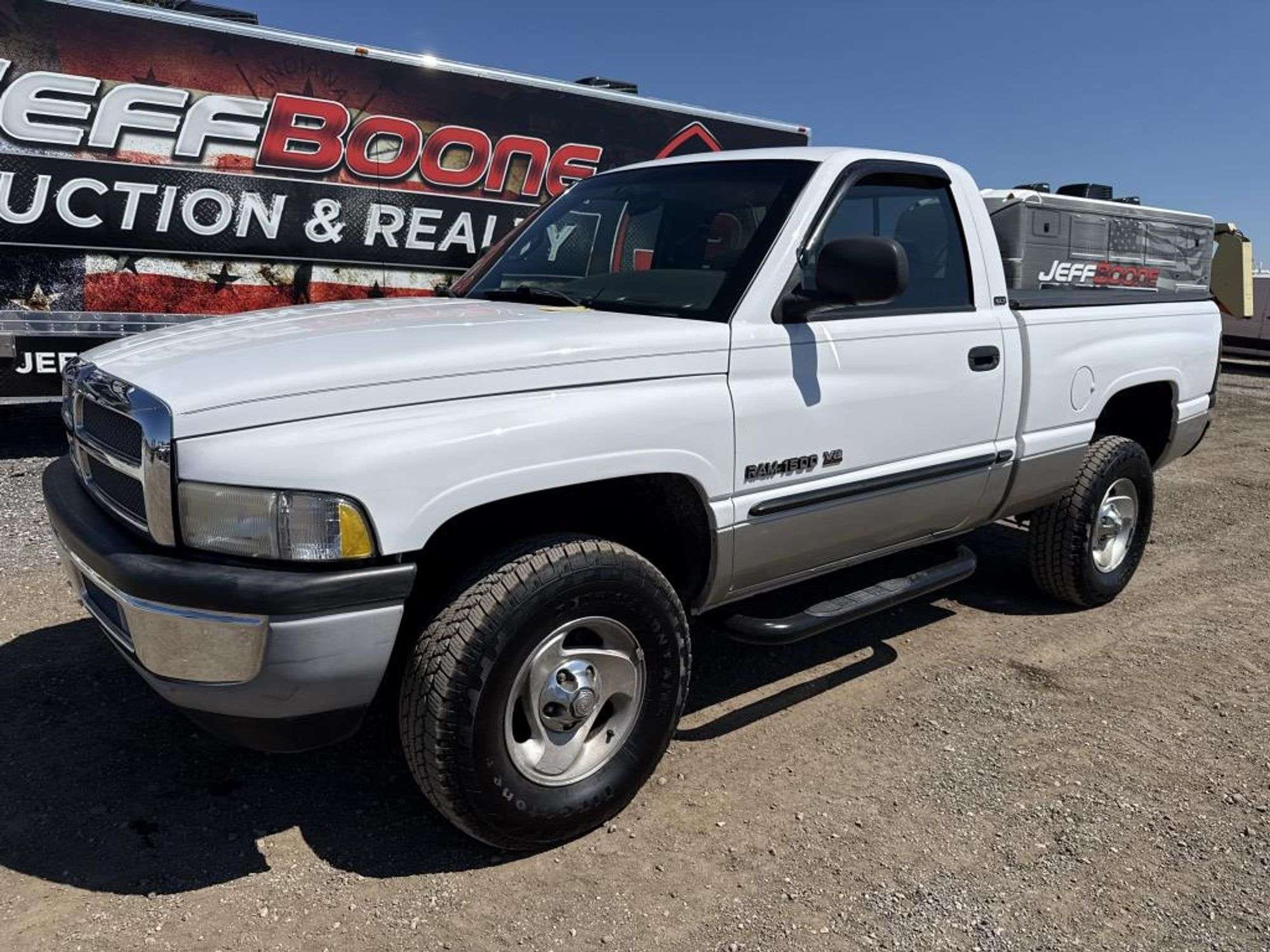 2001 Dodge Ram 1500 Equipment Image0
