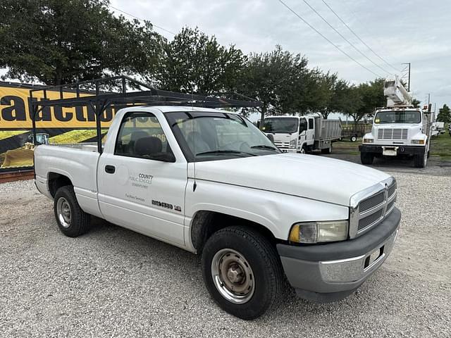 Image of Dodge Ram 1500 equipment image 3