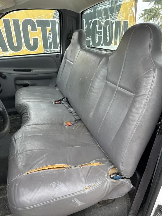 Image of Dodge Ram 1500 equipment image 4