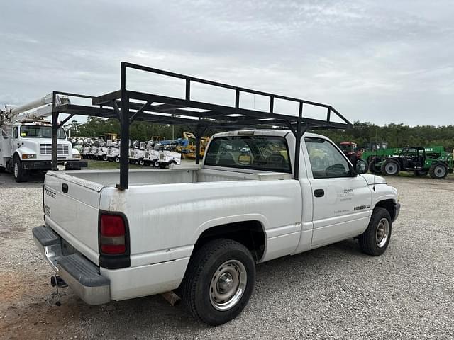 Image of Dodge Ram 1500 equipment image 2