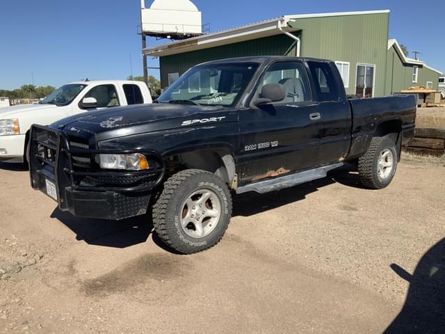 Image of Dodge Ram 1500 equipment image 3
