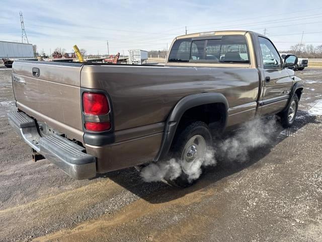 Image of Dodge Ram 1500 equipment image 3