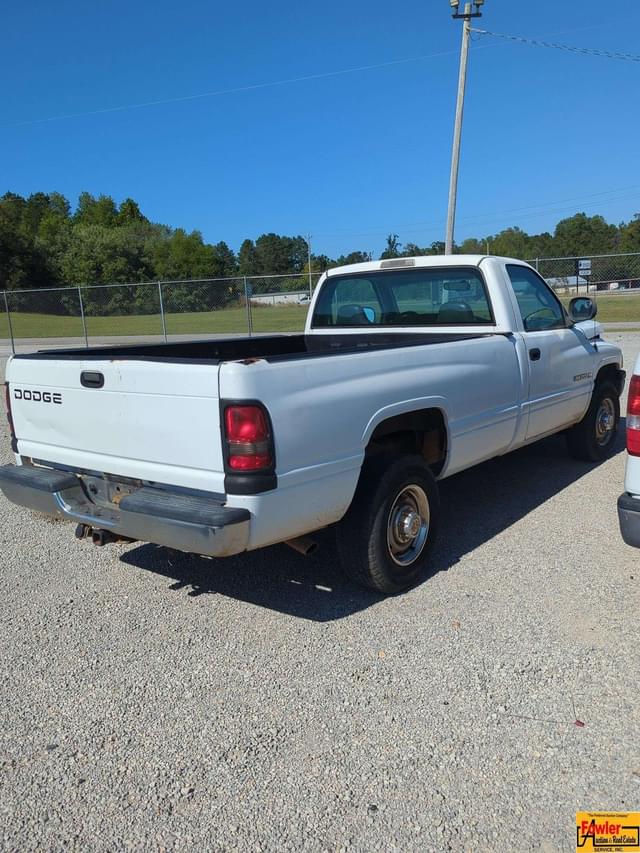 Image of Dodge Ram 2500 equipment image 4