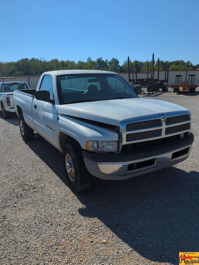 Image of Dodge Ram 2500 equipment image 2