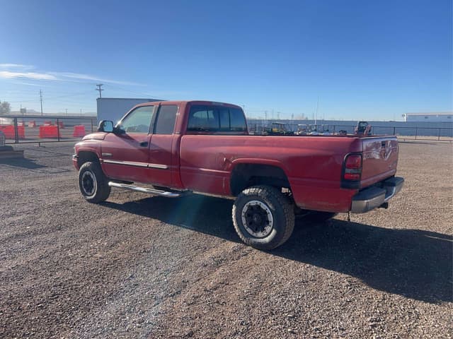 Image of Dodge Ram 2500 equipment image 2