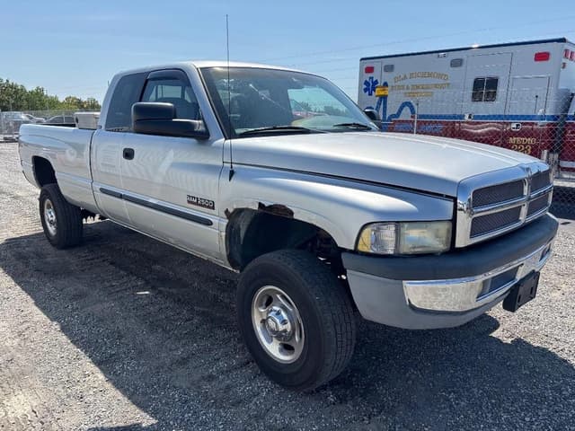 Image of Dodge Ram 2500 equipment image 3