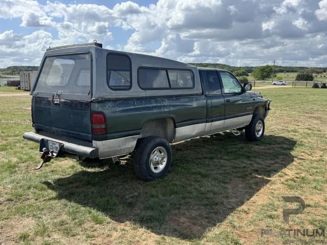 Image of Dodge Ram 2500 equipment image 2