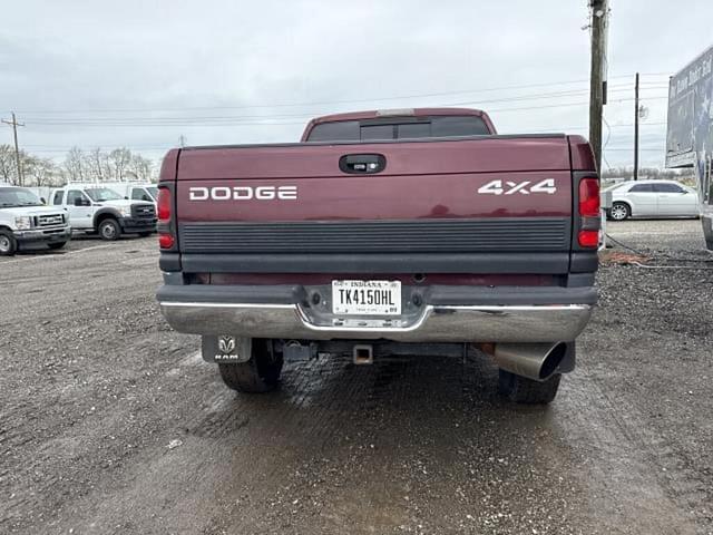 Image of Dodge Ram 2500 equipment image 2
