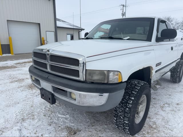 Image of Dodge Ram 2500 equipment image 3