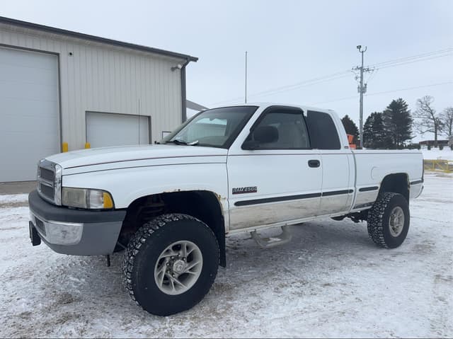 Image of Dodge Ram 2500 equipment image 1