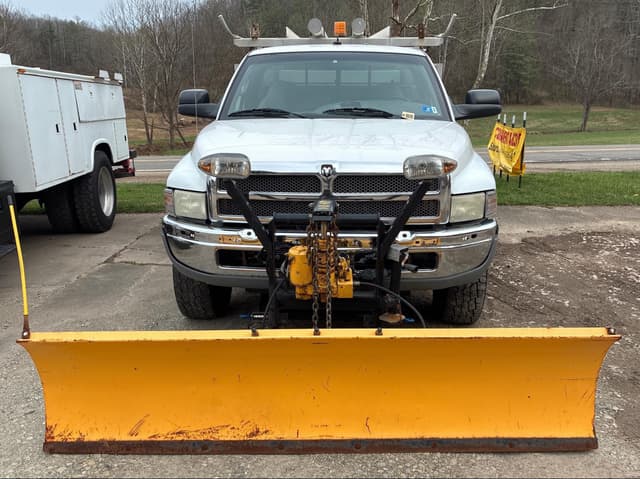 Image of Dodge Ram 2500 equipment image 2