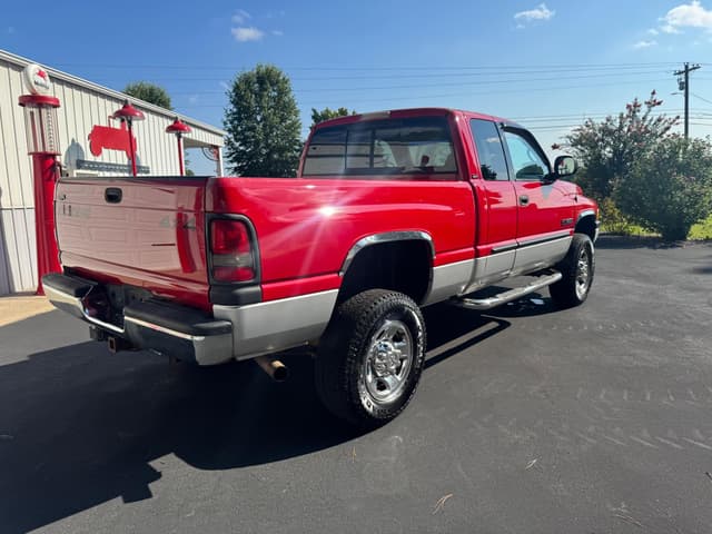 Image of Dodge Ram 2500 equipment image 2