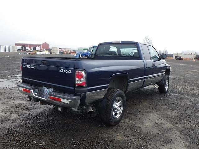 Image of Dodge Ram 2500 equipment image 3