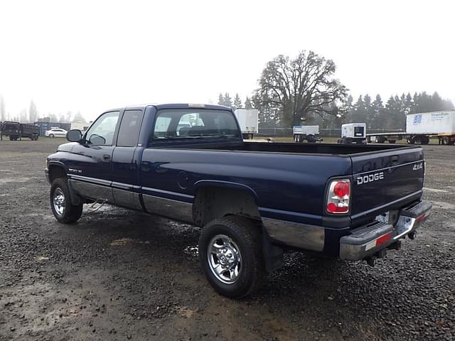 Image of Dodge Ram 2500 equipment image 4