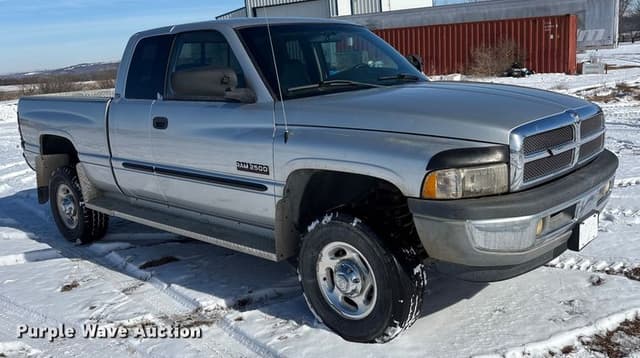 Image of Dodge Ram 2500 equipment image 2