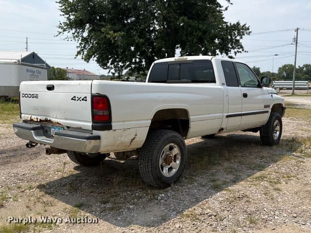 Image of Dodge Ram 2500 equipment image 4