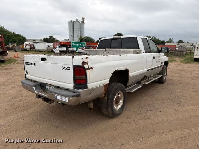 Image of Dodge Ram 2500 equipment image 4