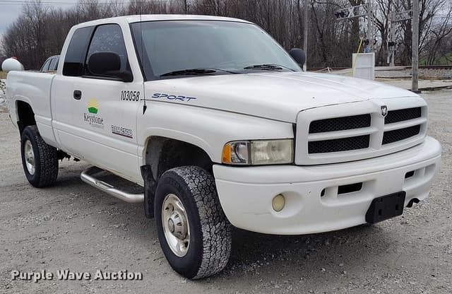 Image of Dodge Ram 2500 equipment image 2