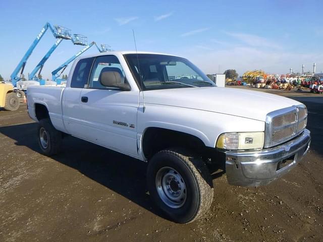 Image of Dodge Ram 2500 equipment image 1